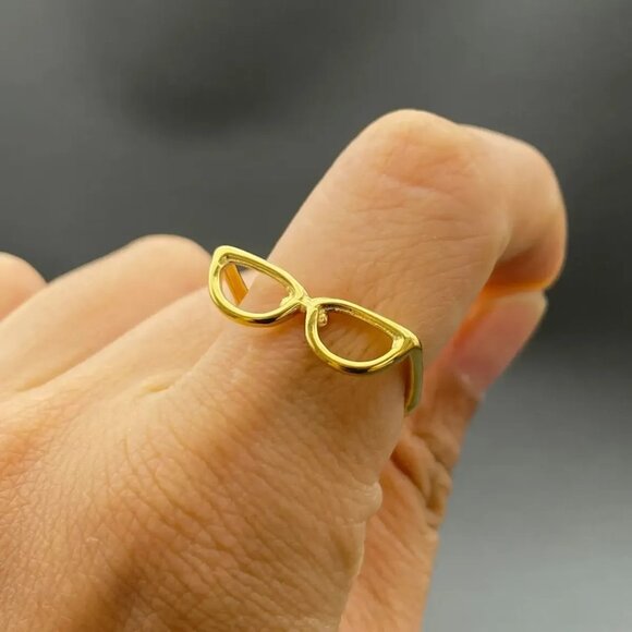 ($10) Glasses Ring - Picture 1 of 4